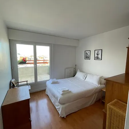 Apartment F8 - Terrace Paris's View, Eiffel Tower Area Paris