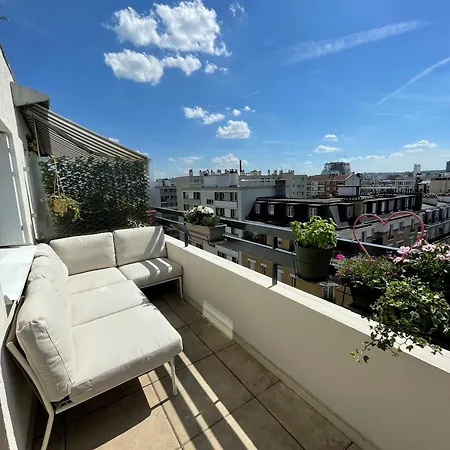 F8 - Terrace Paris's View, Eiffel Tower Area פריז